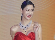 开云下载-包含一鸣惊人！年轻球员亮相成亚洲焦点的词条