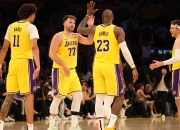 -面对湖人，湖人上演悬殊一战的简单介绍