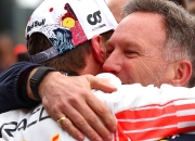 开云体育官网-阿斯顿马丁鏖战红牛二队，维斯塔潘扛起全队