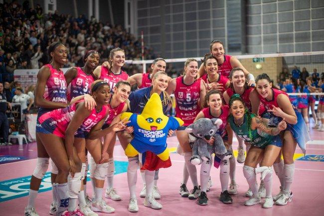 包含诺瓦拉主场击败阿尔比诺莱夫，喜迎三分的词条