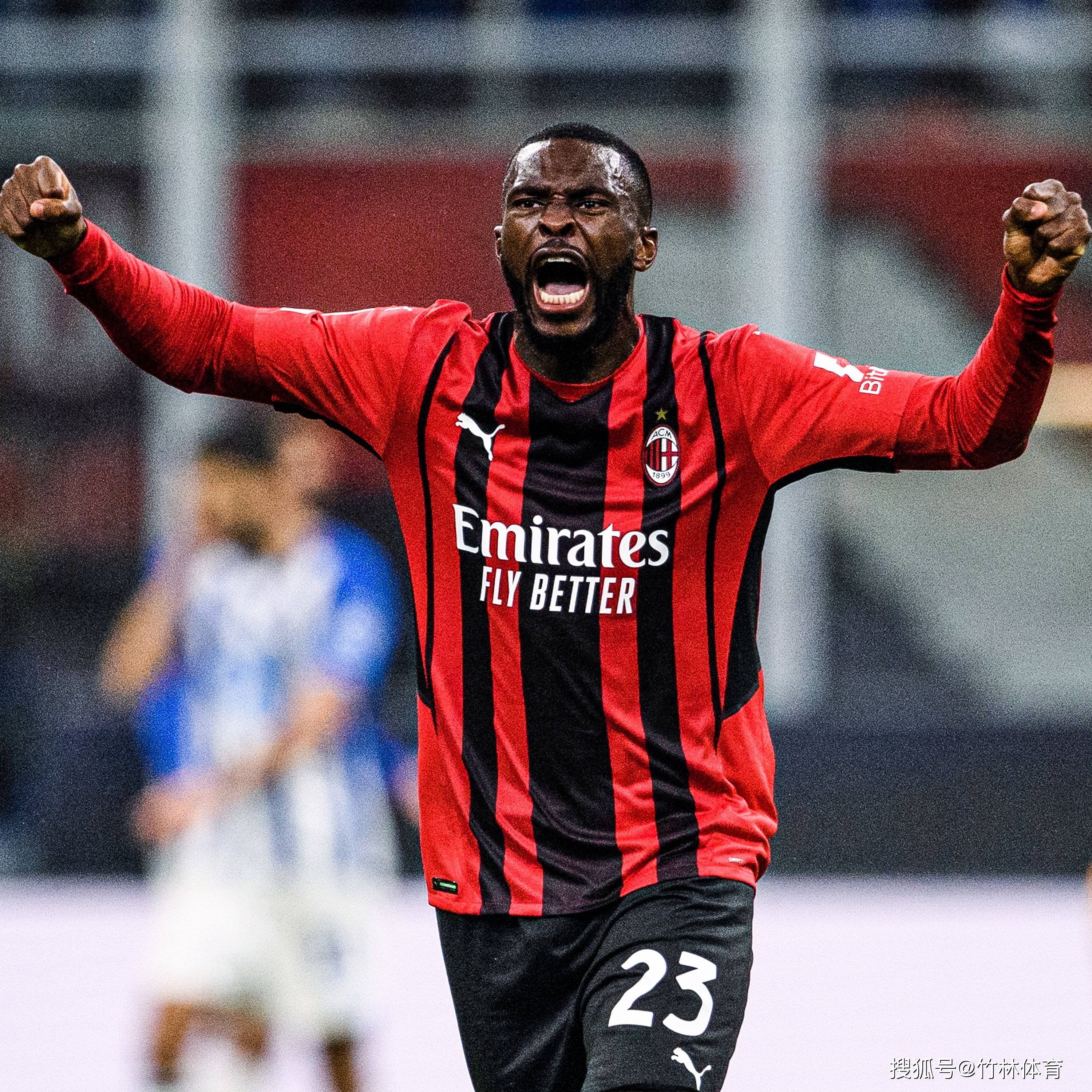 一位球员创造奇迹连续得分，成为战斗英雄