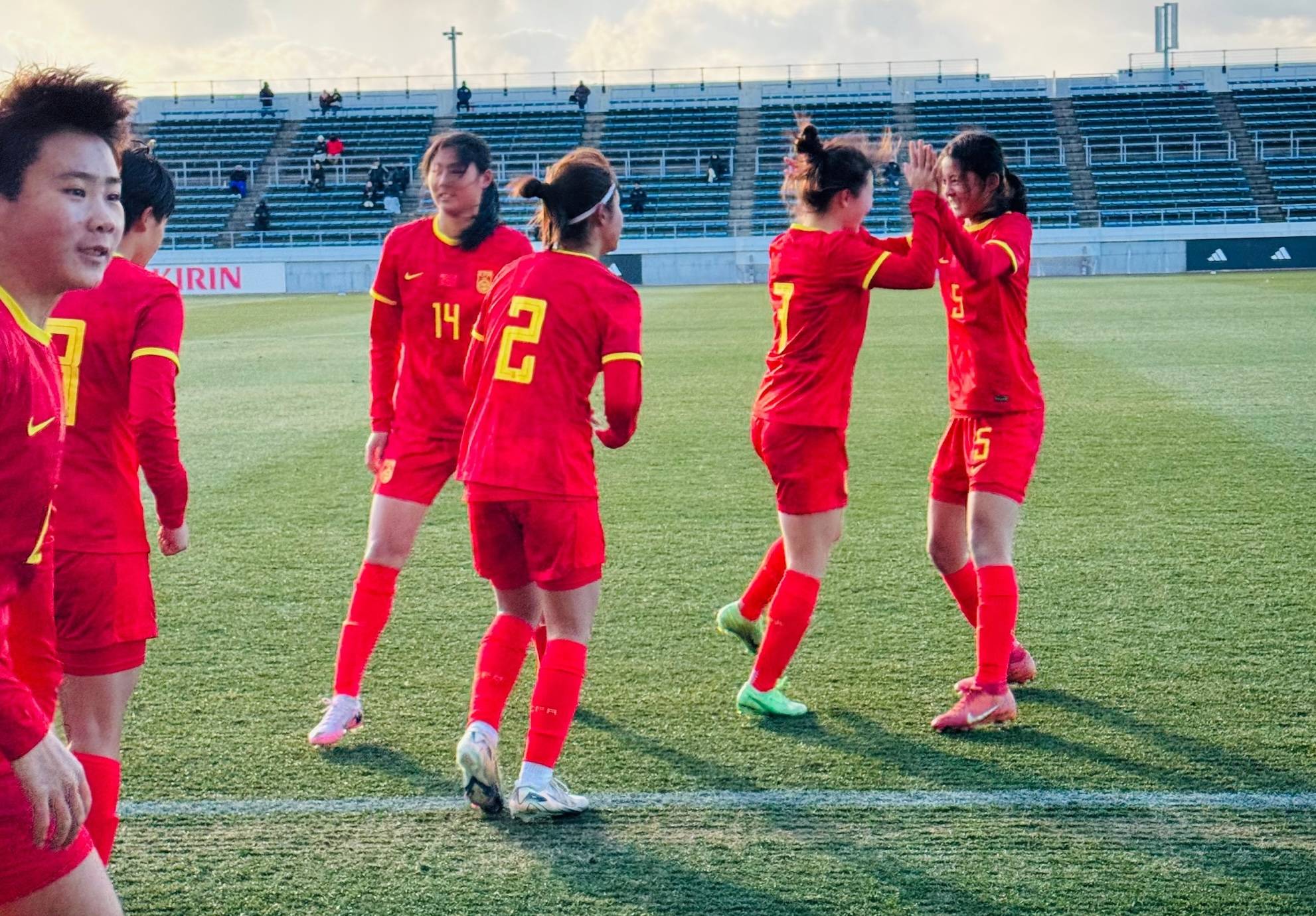 中国女足备战决赛,冲击赛事巅峰的简单介绍 中国女足备战决赛,冲击赛事巅峰的简单介绍