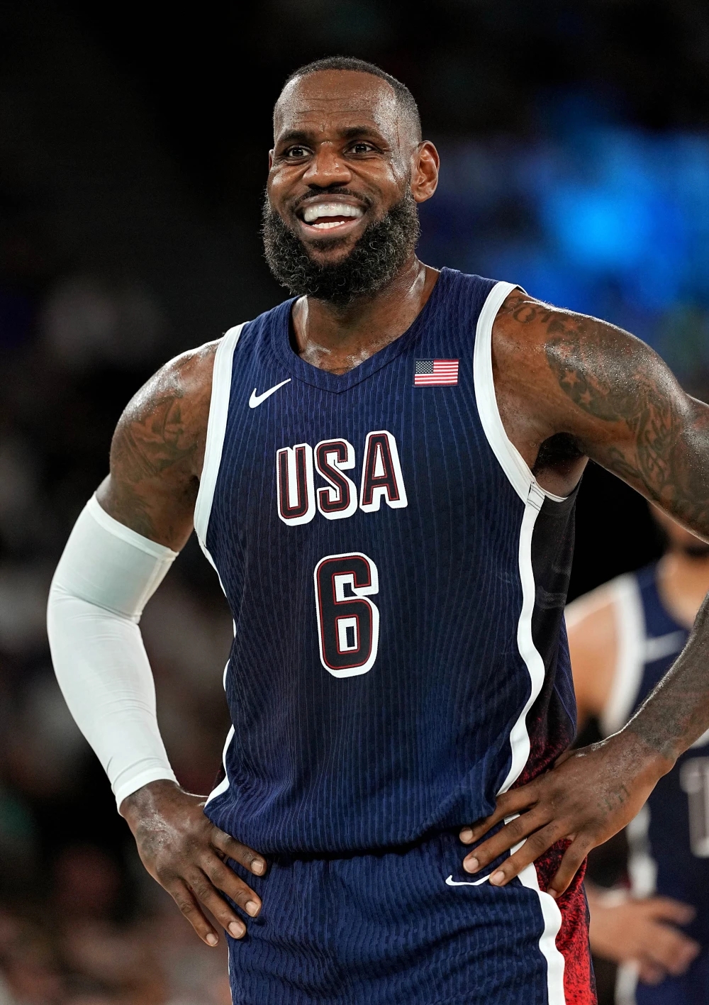 包含美国篮球巨星风采不减，表现精彩轮番呈现的词条