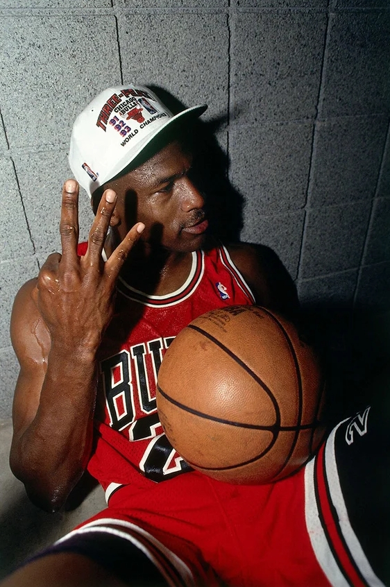 包含美国篮球巨星风采不减，表现精彩轮番呈现的词条