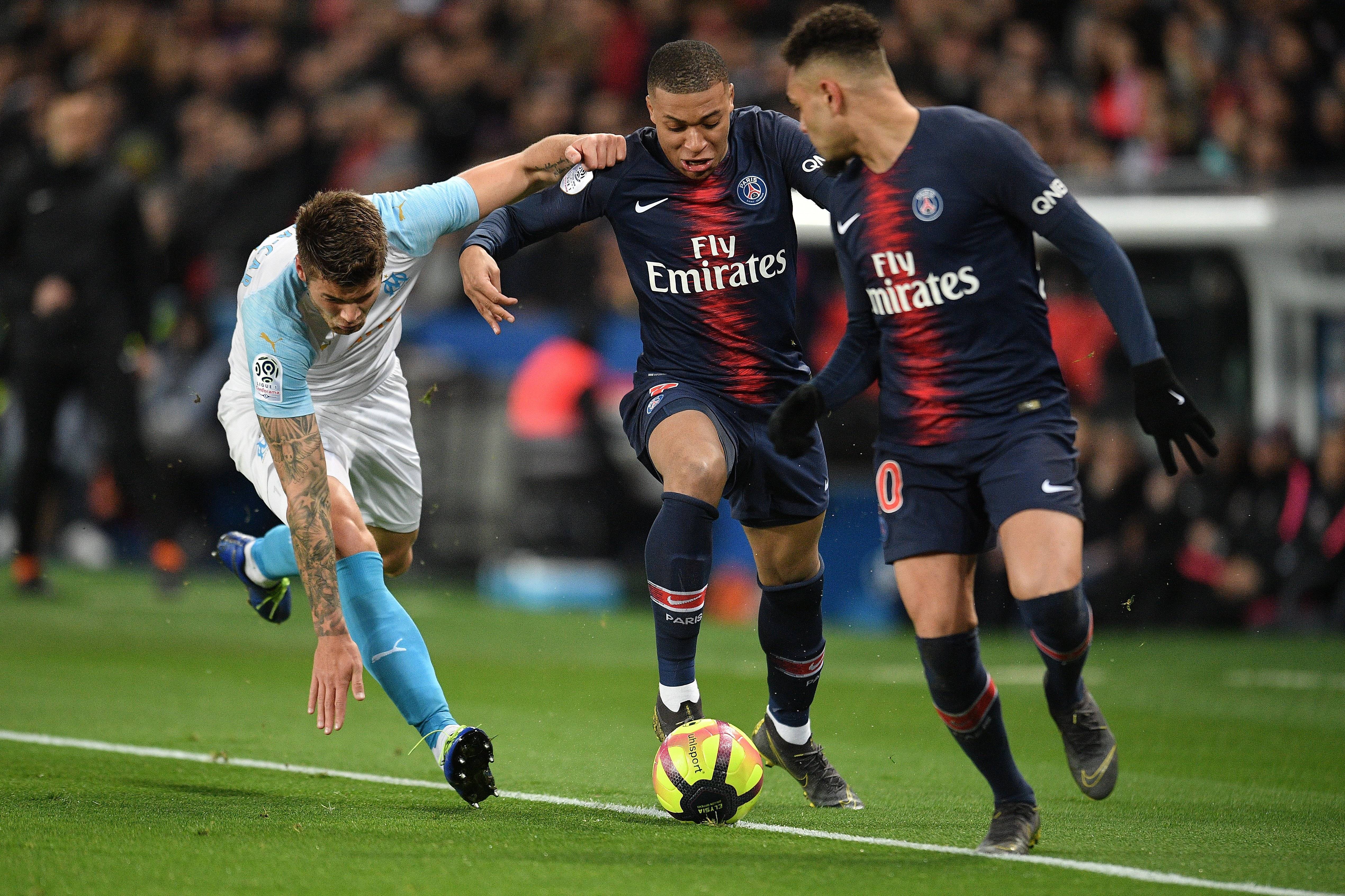 包含南锡球队客场不敌斯特拉斯堡，法甲处境堪忧的词条