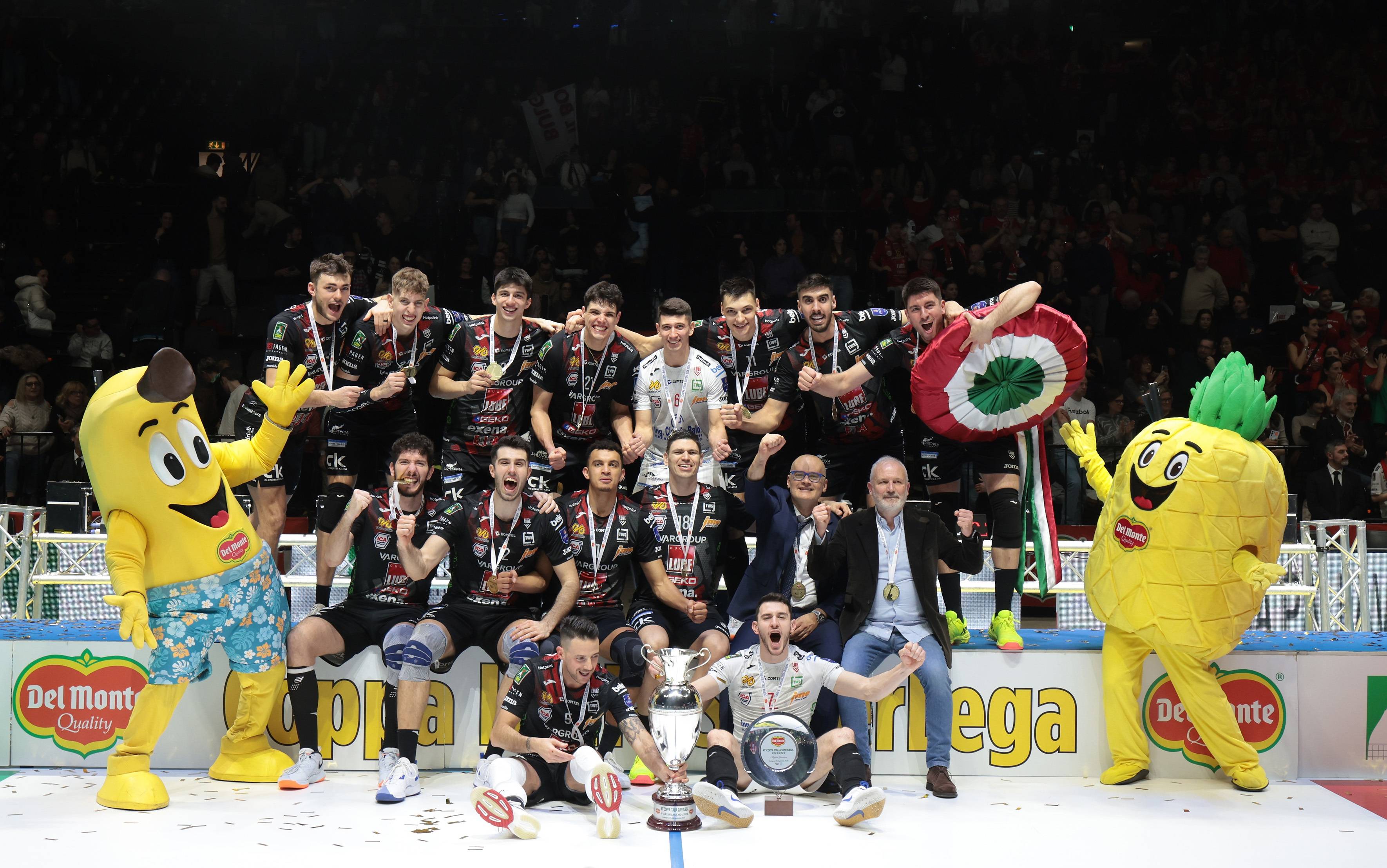 意大利阵容稳定，赢得比赛晋级下一轮的简单介绍