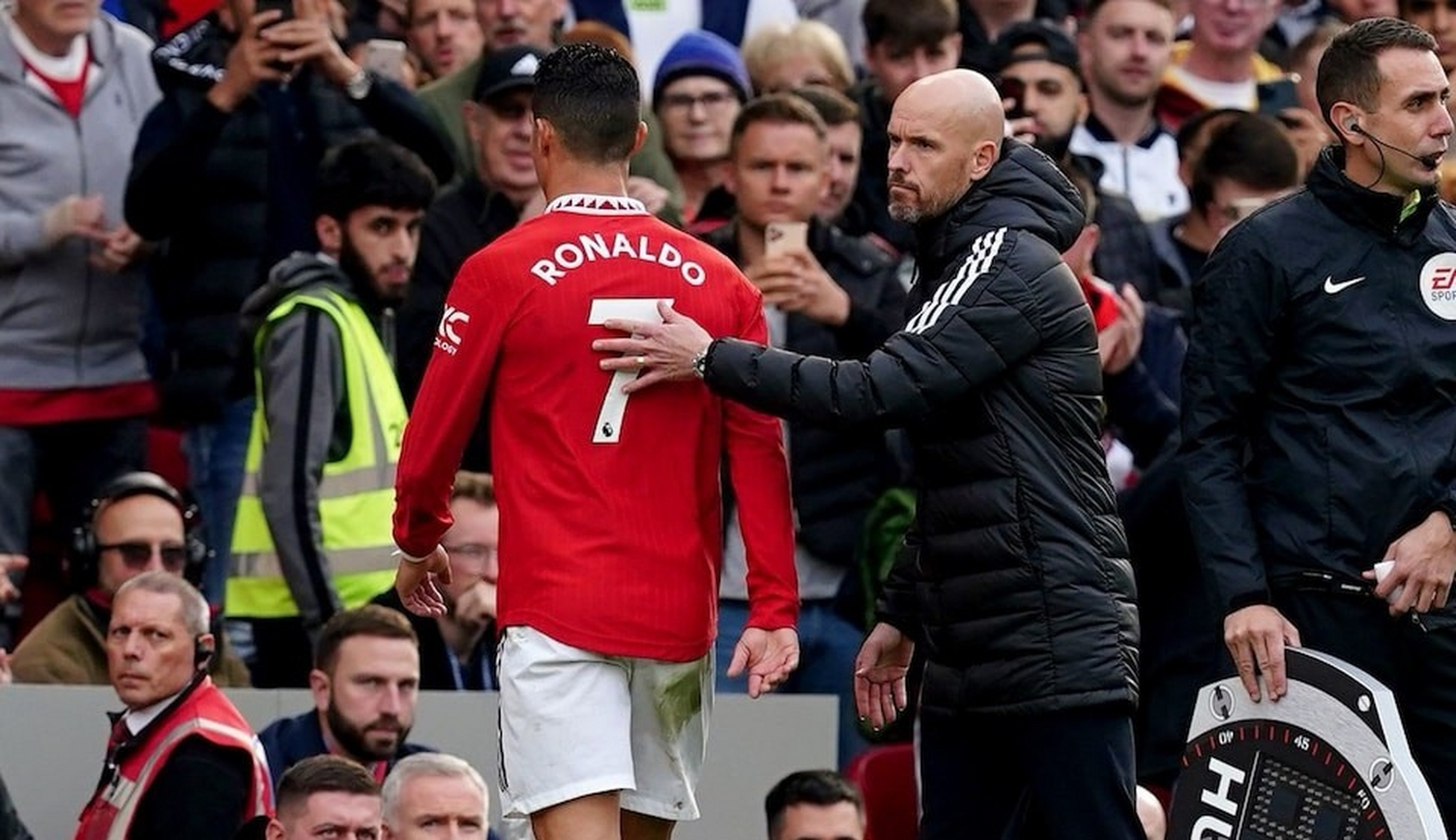 关于快讯:曼联抵达美国备战世俱杯的信息 关于快讯:曼联抵达美国备战世俱杯的信息