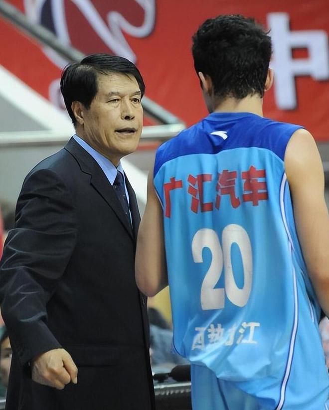 包含亚洲顶级篮球俱乐部换帅引关注的词条