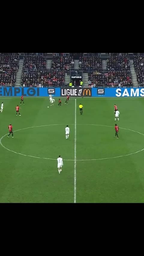 关于巴黎圣日耳曼小胜,稳坐榜首位置的信息 关于巴黎圣日耳曼小胜,稳坐榜首位置的信息