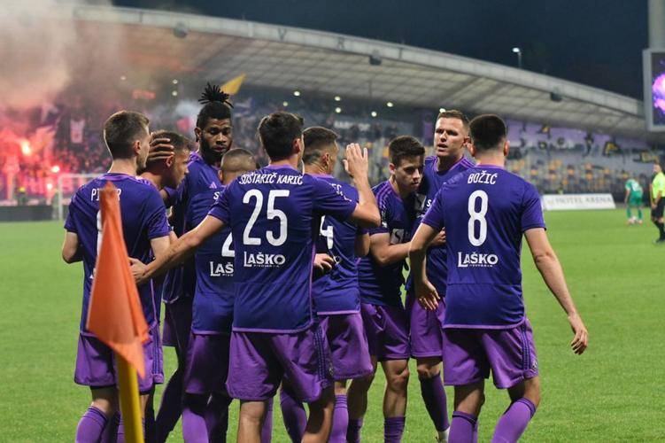 切尔西客场逆转,重回胜利轨道 切尔西客场逆转,重回胜利轨道