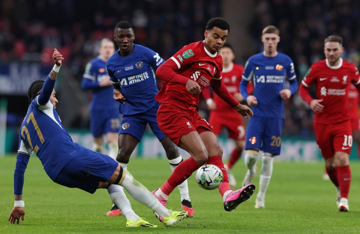 利物浦主场击败沃特福德,豪取三分 利物浦主场击败沃特福德,豪取三分