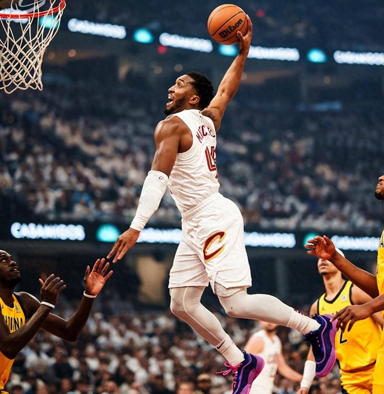 包含步行者主场战胜篮网，东部保持领先的词条