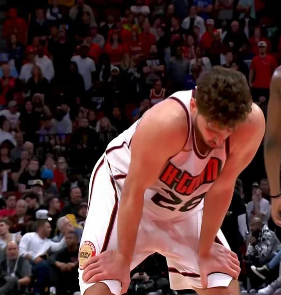 后卫失误导致失球落后 后卫失误导致失球落后