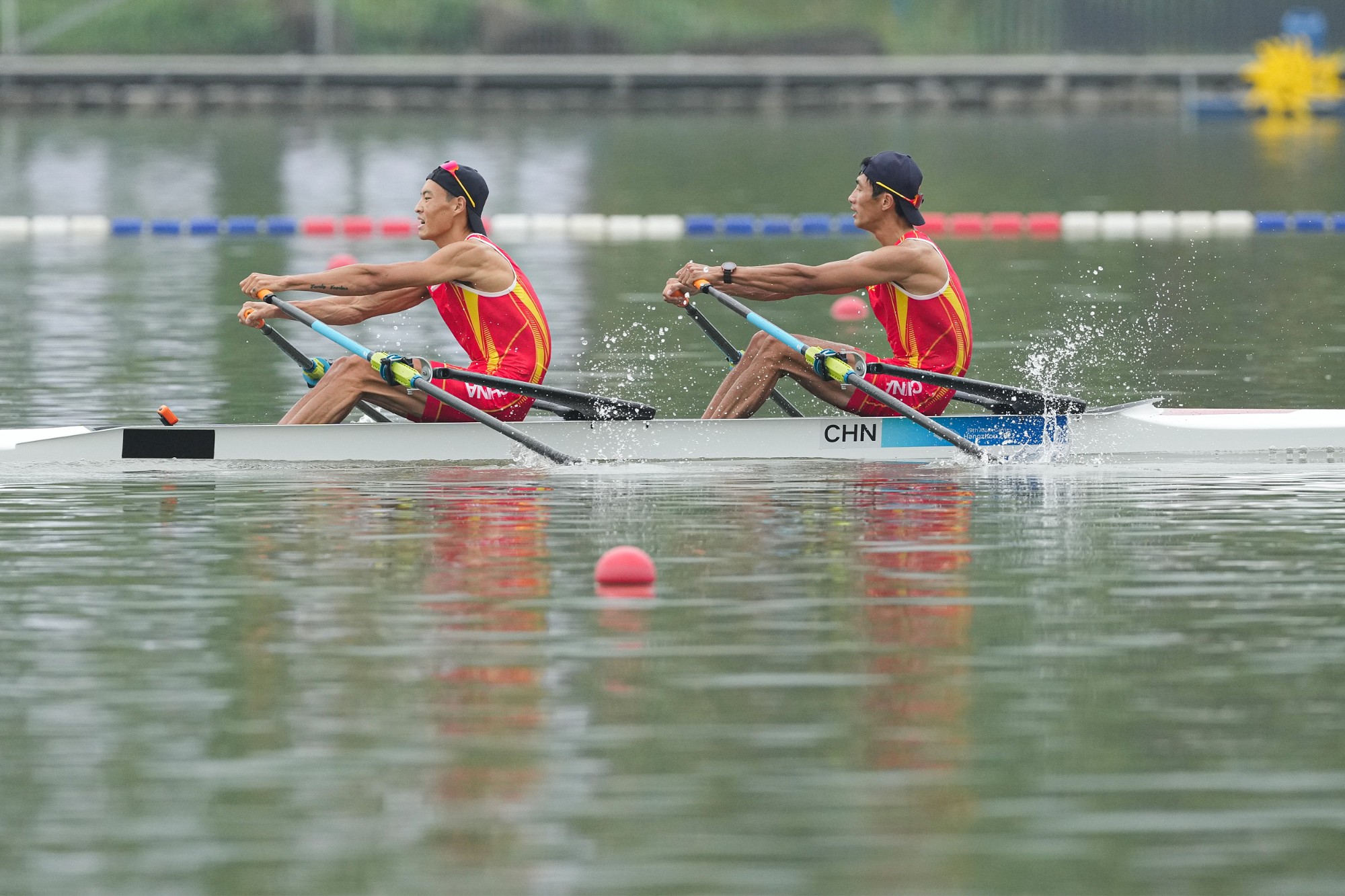 荷兰游泳健儿冲线夺冠 荷兰游泳健儿冲线夺冠