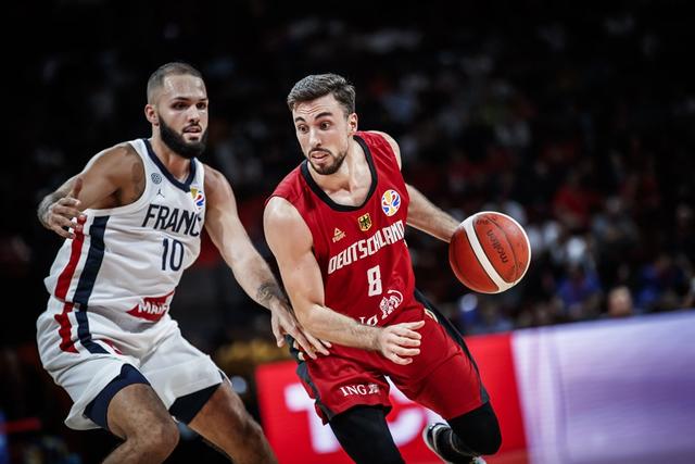 意大利四球轻取立陶宛,实现五连胜 意大利四球轻取立陶宛,实现五连胜