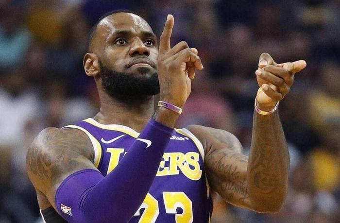 马刺队饱受伤病困扰，球队战绩一落千丈的简单介绍