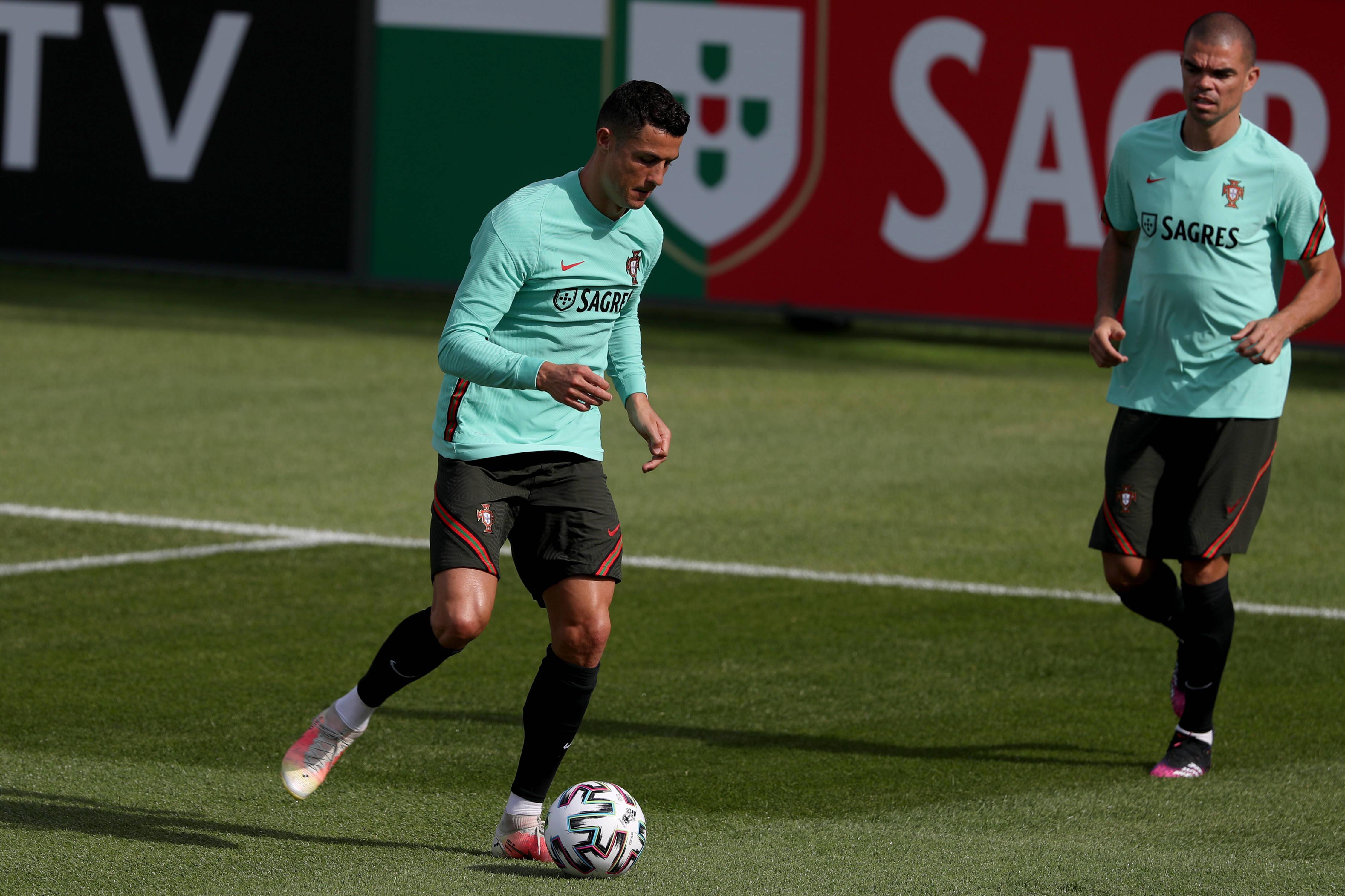 匈牙利队不敌俄罗斯，止步八强