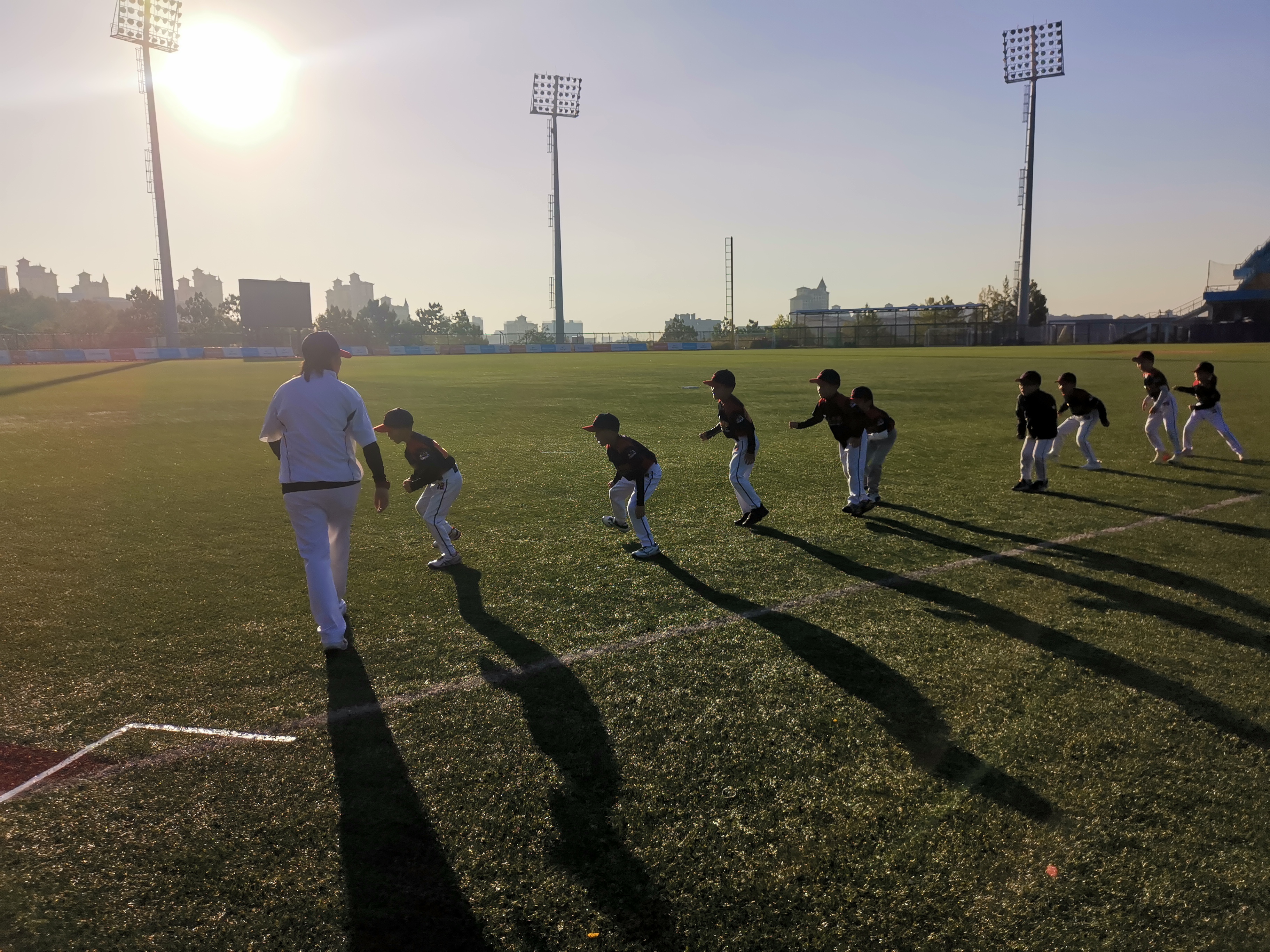 关于阿贾克斯新援穆罕默德-凯特：期待在球场上展现自己的实力的信息