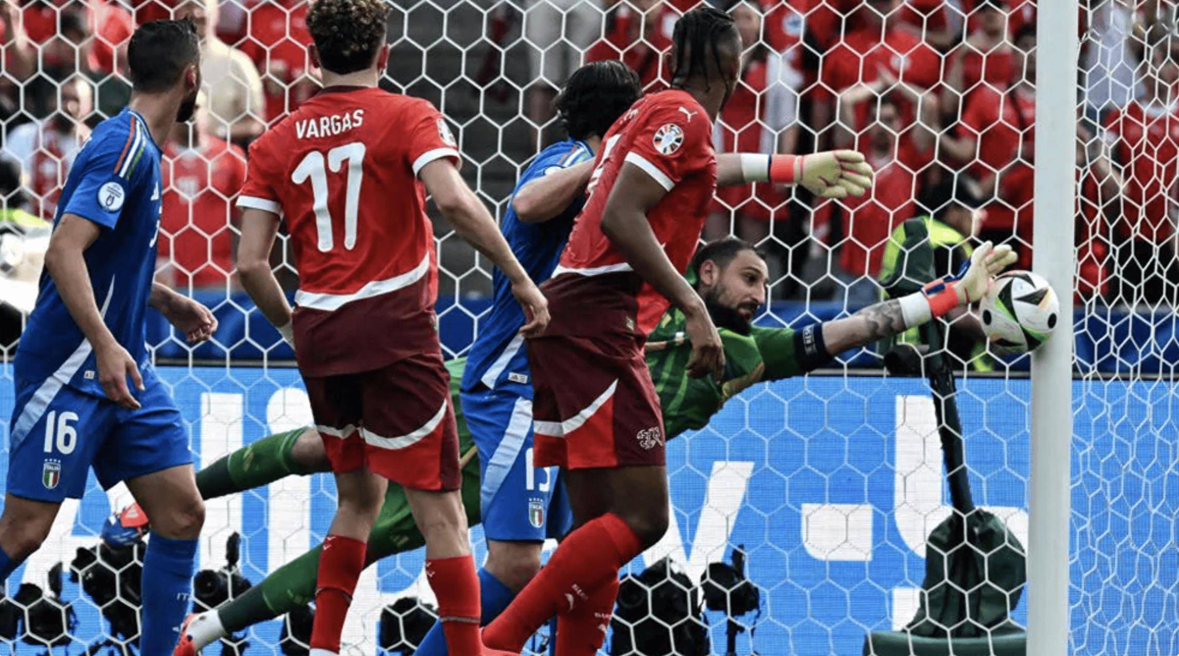 意大利足球联赛赛场上的精彩瞬间的简单介绍