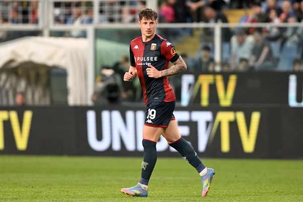 西汉姆联前锋遭遇进球荒，进攻造点亏缺的简单介绍