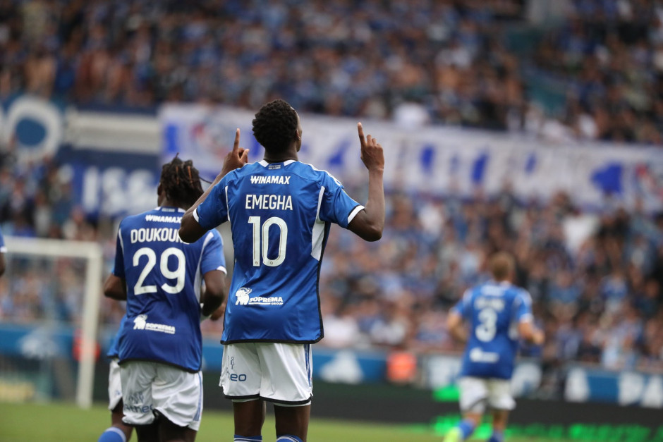 沙尔克球员奉献出色表现赢得比赛 沙尔克球员奉献出色表现赢得比赛