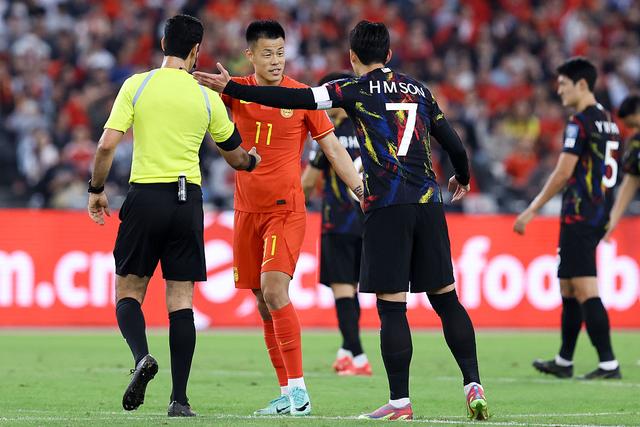 包含沃尔夫斯堡遭遇争议判罚,主场失利的词条 包含沃尔夫斯堡遭遇争议判罚,主场失利的词条