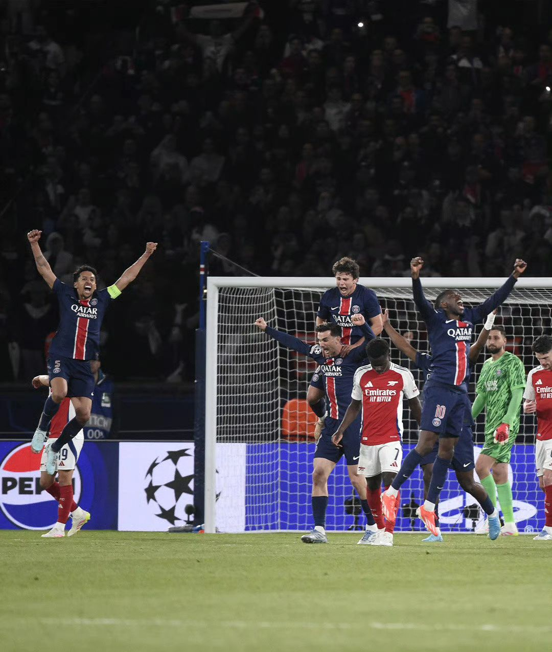 阿森纳进攻火力全开，客场大胜扩大优势