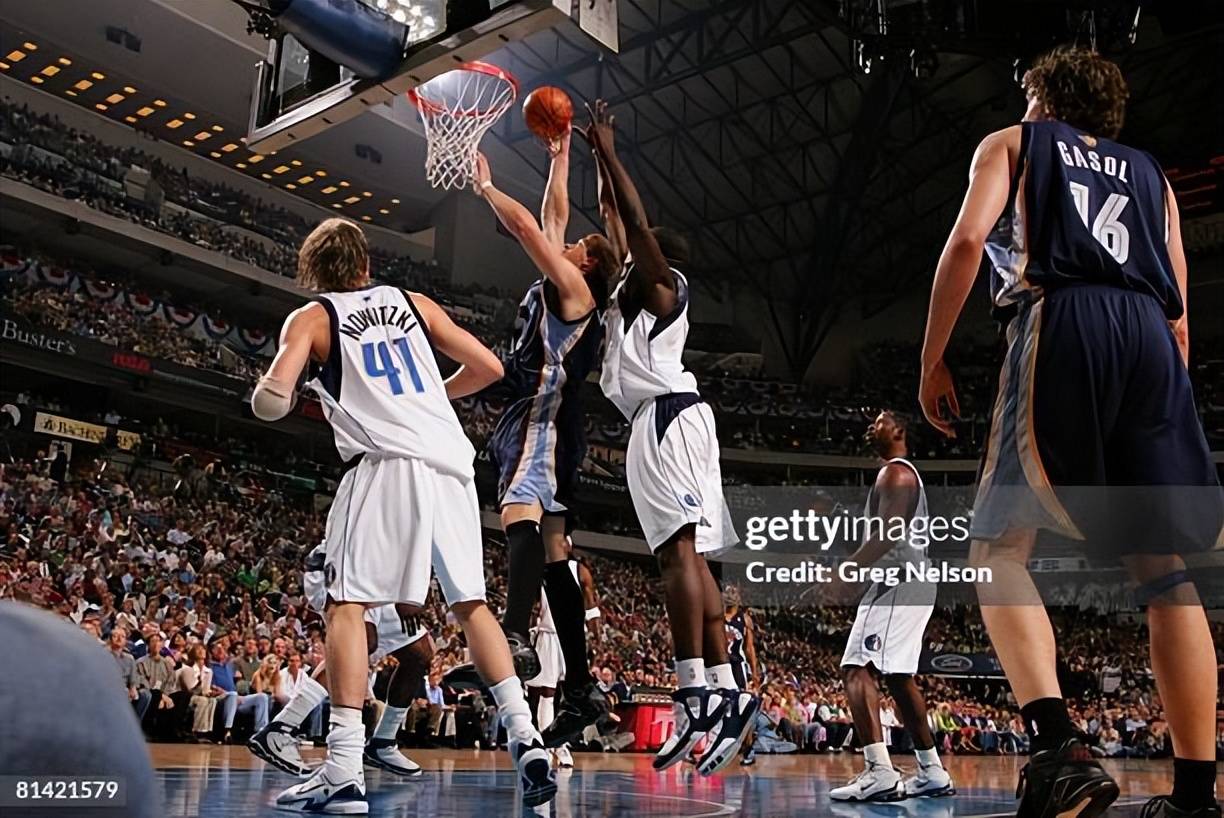 灰熊取得四连胜,小牛遭遇三连败 灰熊取得四连胜,小牛遭遇三连败