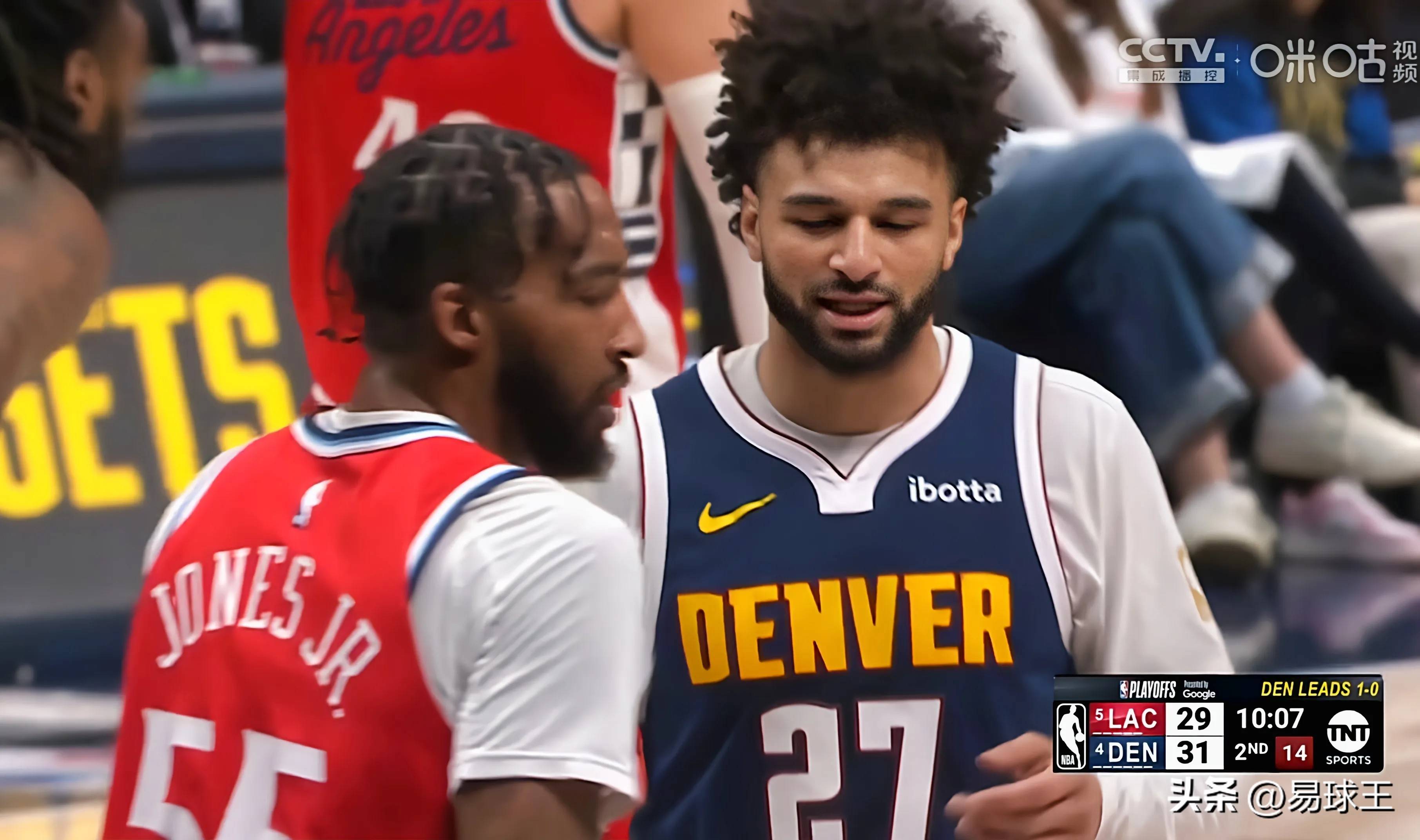 马刺队客场击败掘金,总比分1-1平 马刺队客场击败掘金,总比分1-1平