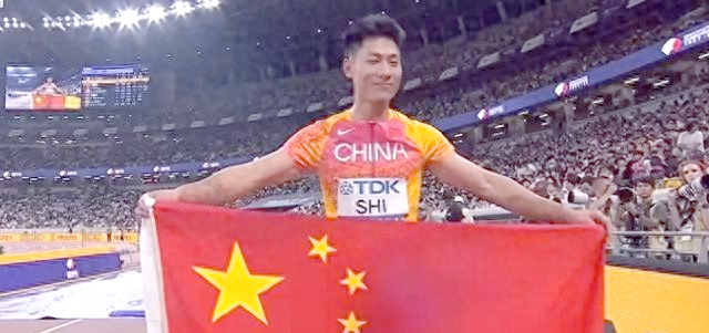 关于田径选手赛后落泪，背后故事感人的信息