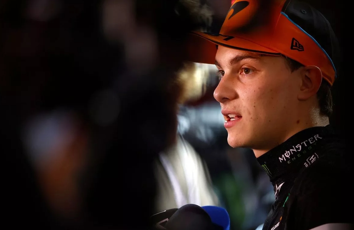 包含哈斯车队绝杀梅赛德斯,皮亚斯特里带队取胜的词条 包含哈斯车队绝杀梅赛德斯,皮亚斯特里带队取胜的词条