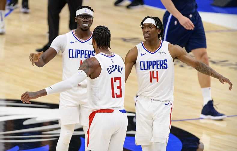 包含快船横扫凯尔特人，易建联带队取胜的词条