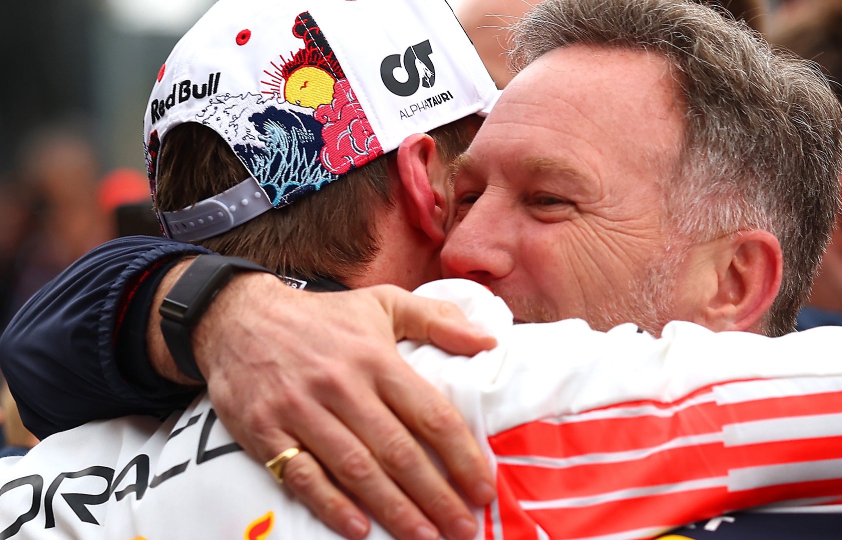 阿斯顿马丁鏖战红牛二队，维斯塔潘扛起全队